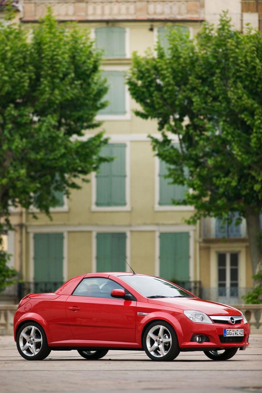  Opel Tigra Twin Top 2004 года  (фото 48 из 142)